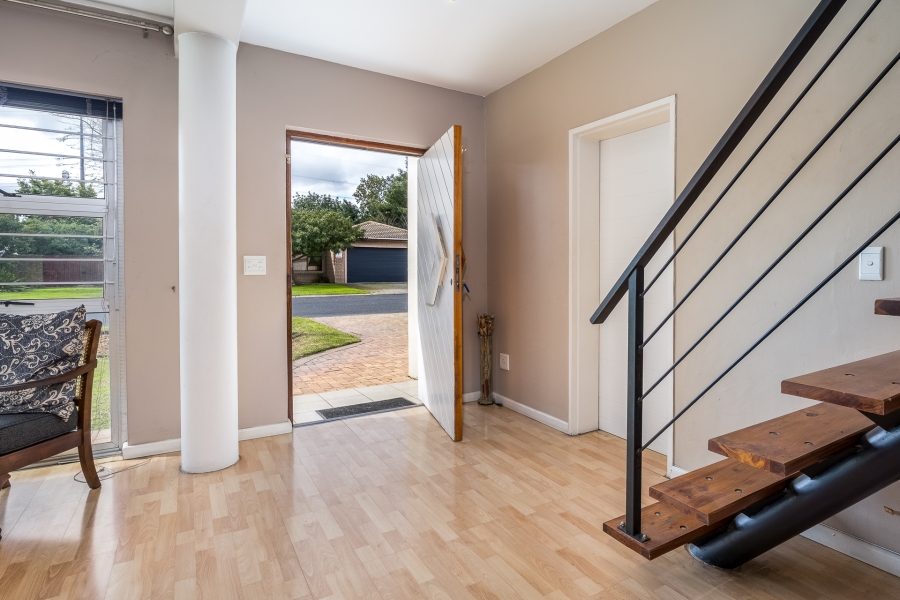 5 Bedroom Property for Sale in Rouxville Western Cape